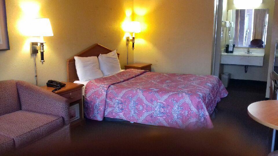 Budgetel Inn And Suites برمنغهام المظهر الخارجي الصورة